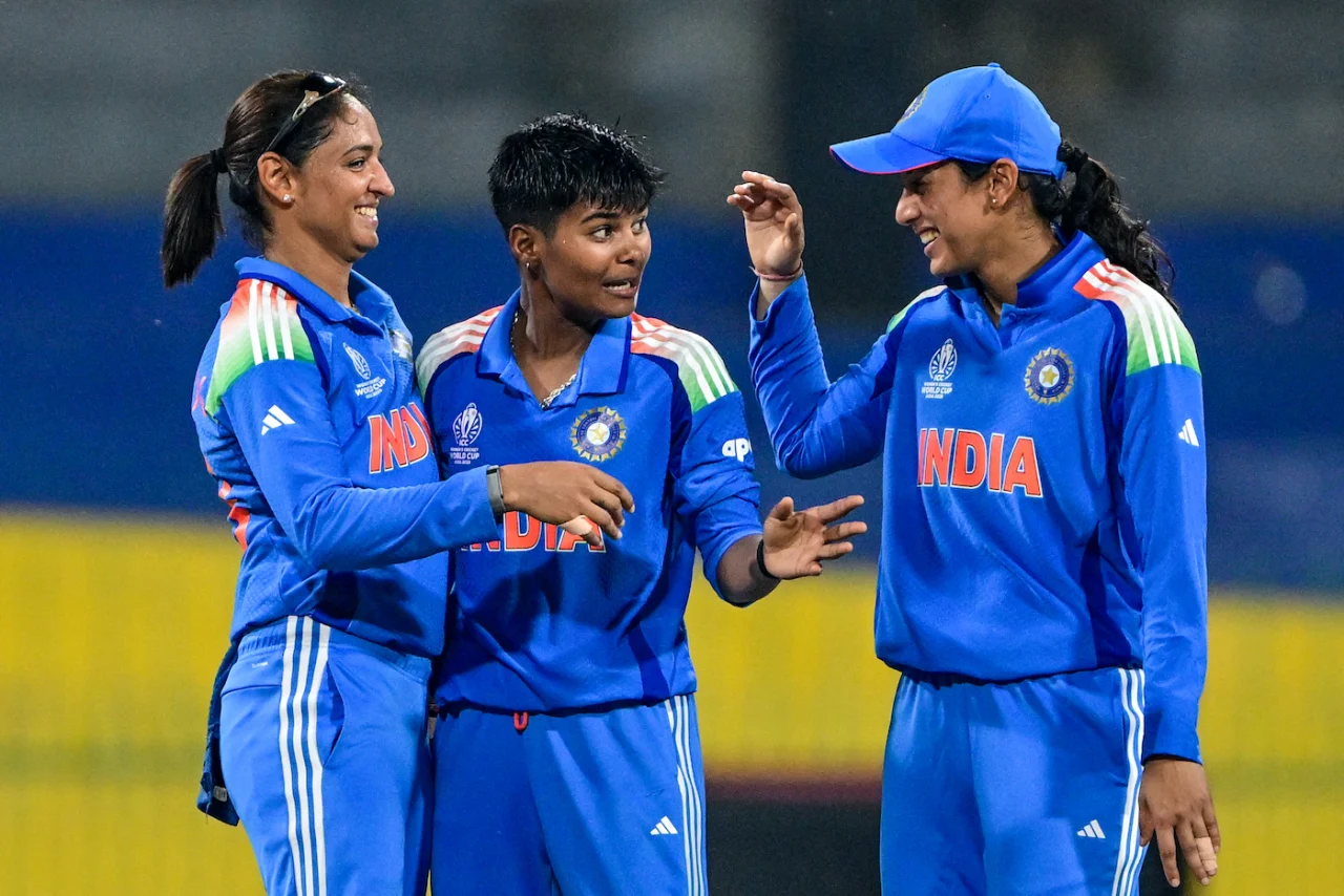 Kranti Gaud celebrates wicket of Aliya Riyaz with Captian and Vice Captain
