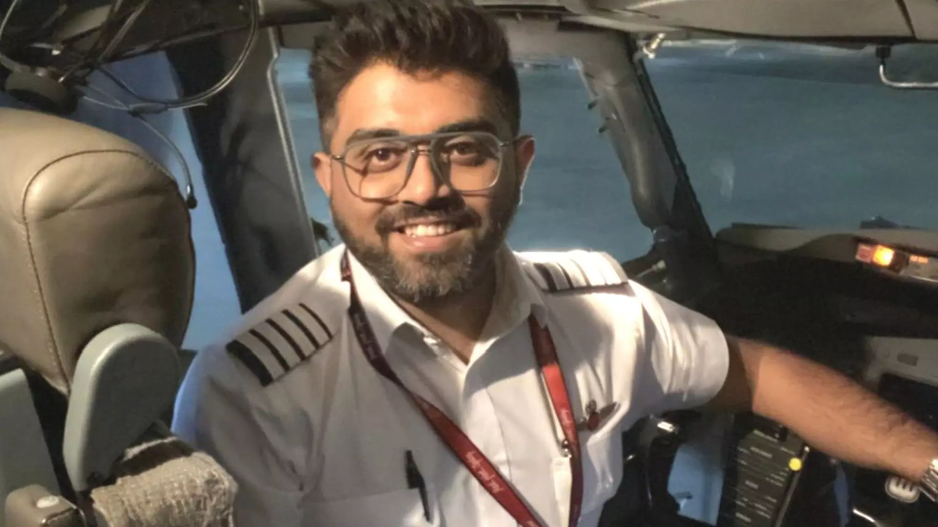 Indian Pilot Smit Machchhar saves 174 Lives on flydubai Flight