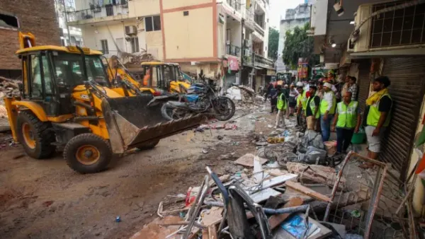 Satya Niketan building collapse Delhi